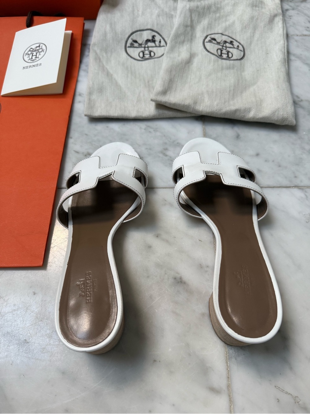 Authentic Hermes Oasis Sandal - Blanc, US 8 / 38.5 - Picture 4 of 7